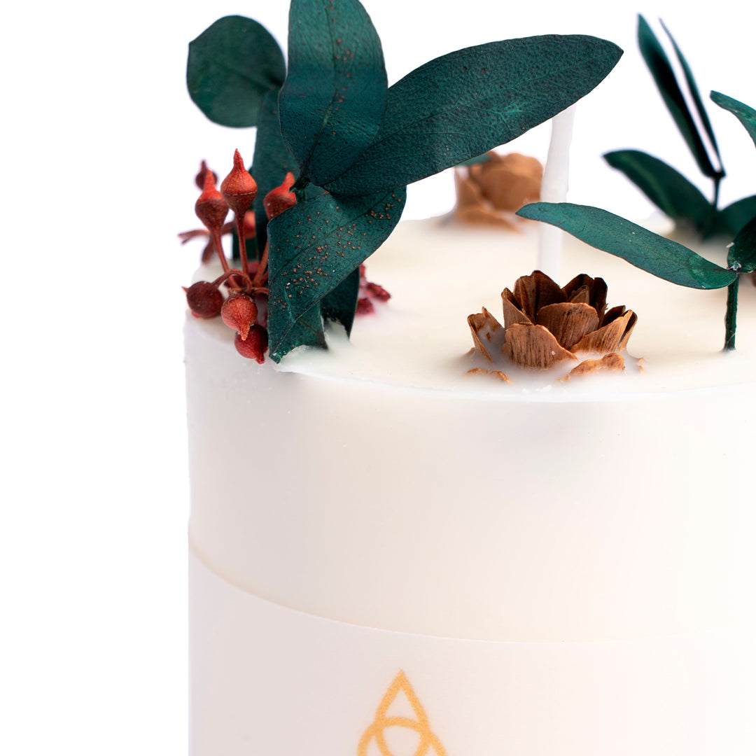 Confezione regalo candela profumata in cera di soia con fiori freschi essiccati